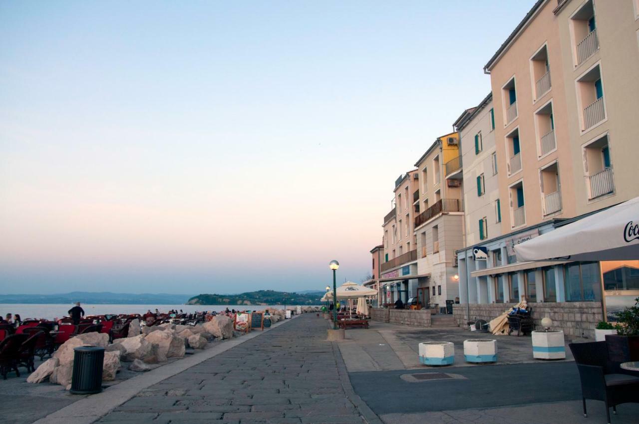 Spacious Balcony Apartment Piran Exterior photo